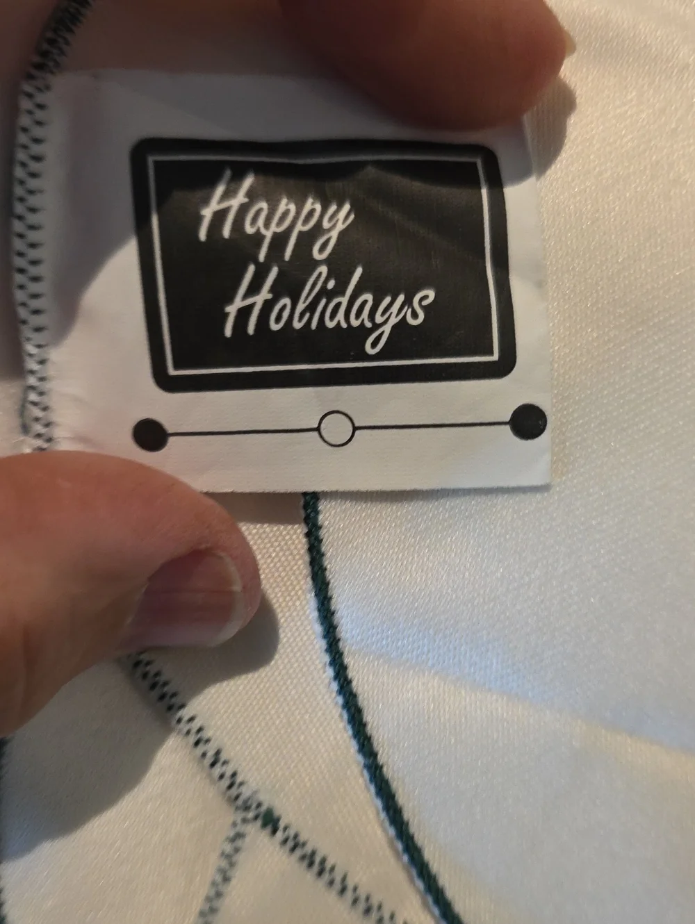 White Holiday Scalloped Bedspread with Holly Embroidery